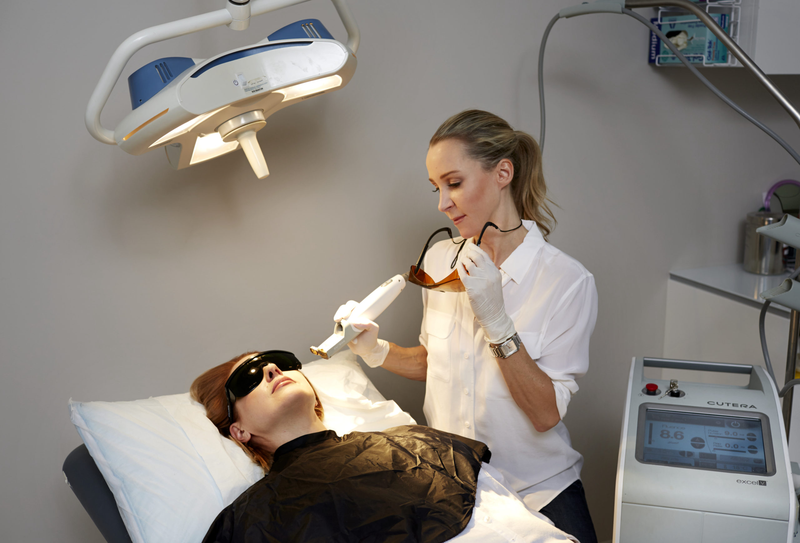 laser treatment with Dr Natasha ook